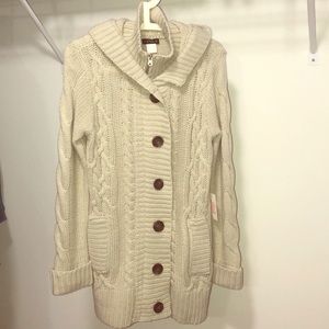 Cableknit sweater